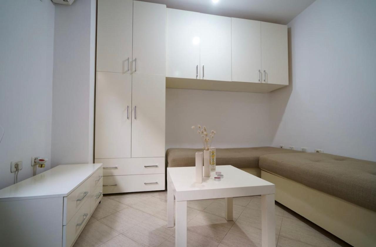 Brilant Studio Apartment City Center Tirana Kültér fotó