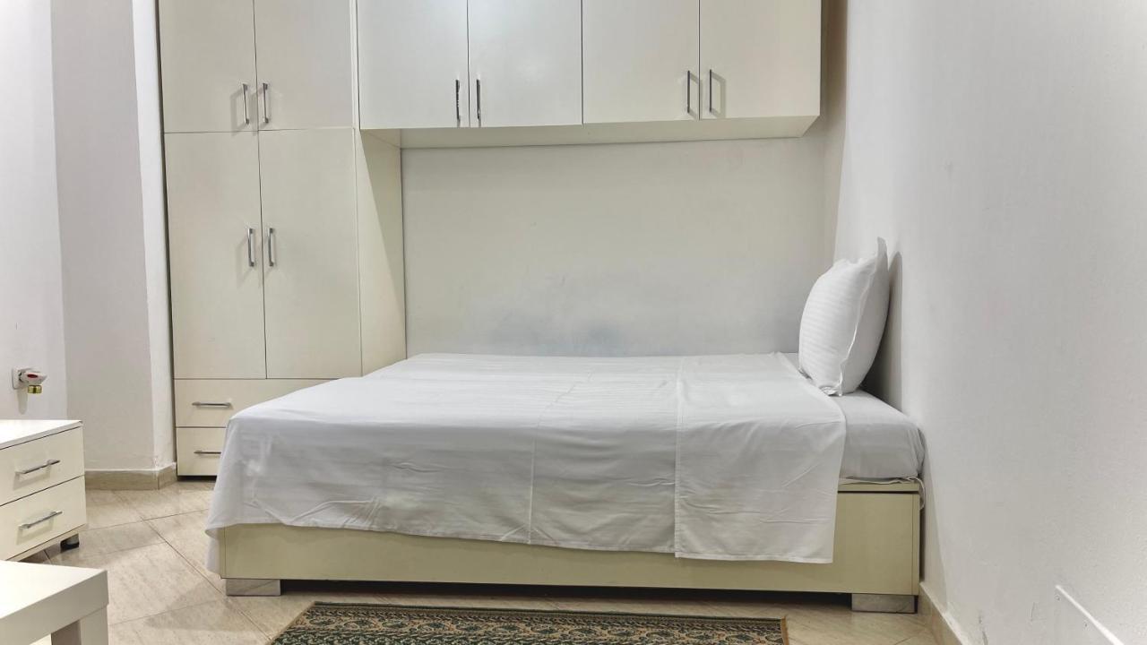 Brilant Studio Apartment City Center Tirana Kültér fotó